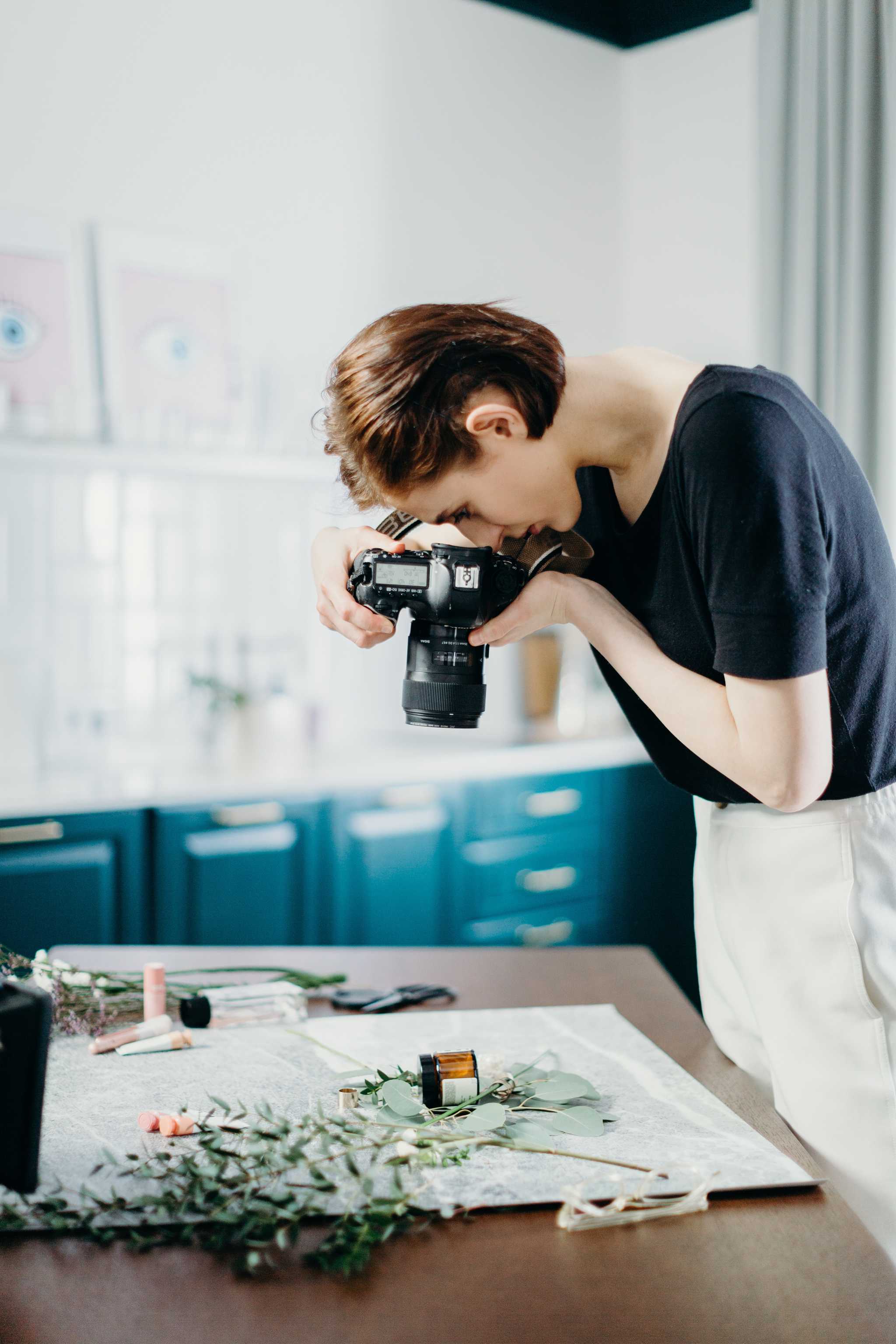 The main job of the product photographers is to grab eyeballs on the subject and make it look buyable. 