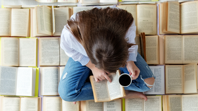 featured image thumbnail for post 10 Books That Belong In The Reading List Of Every Aspiring Writer