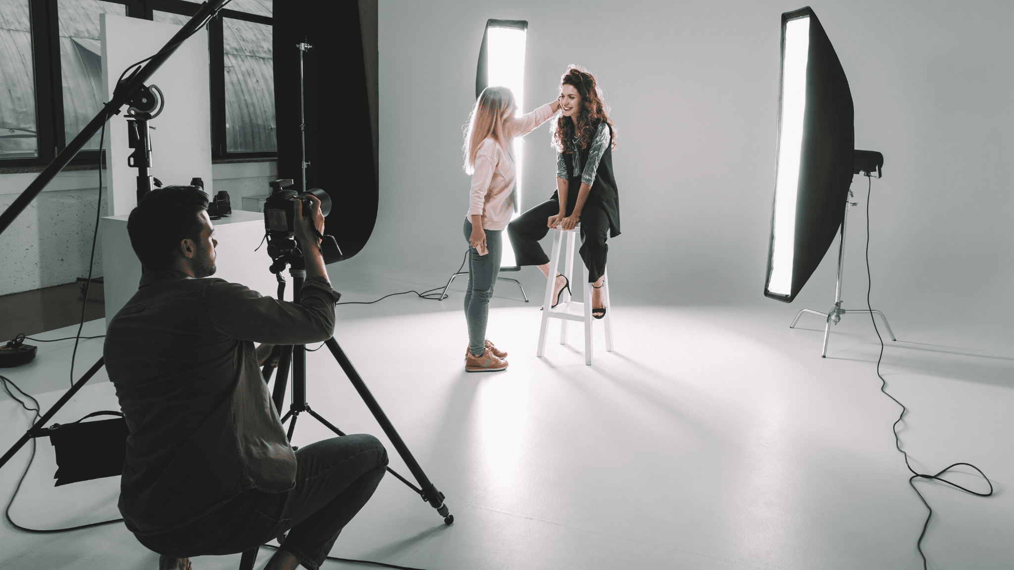 Fashion photographers are in demand all over the world. If the world of glamour excites you, then you should consider this field as your career.